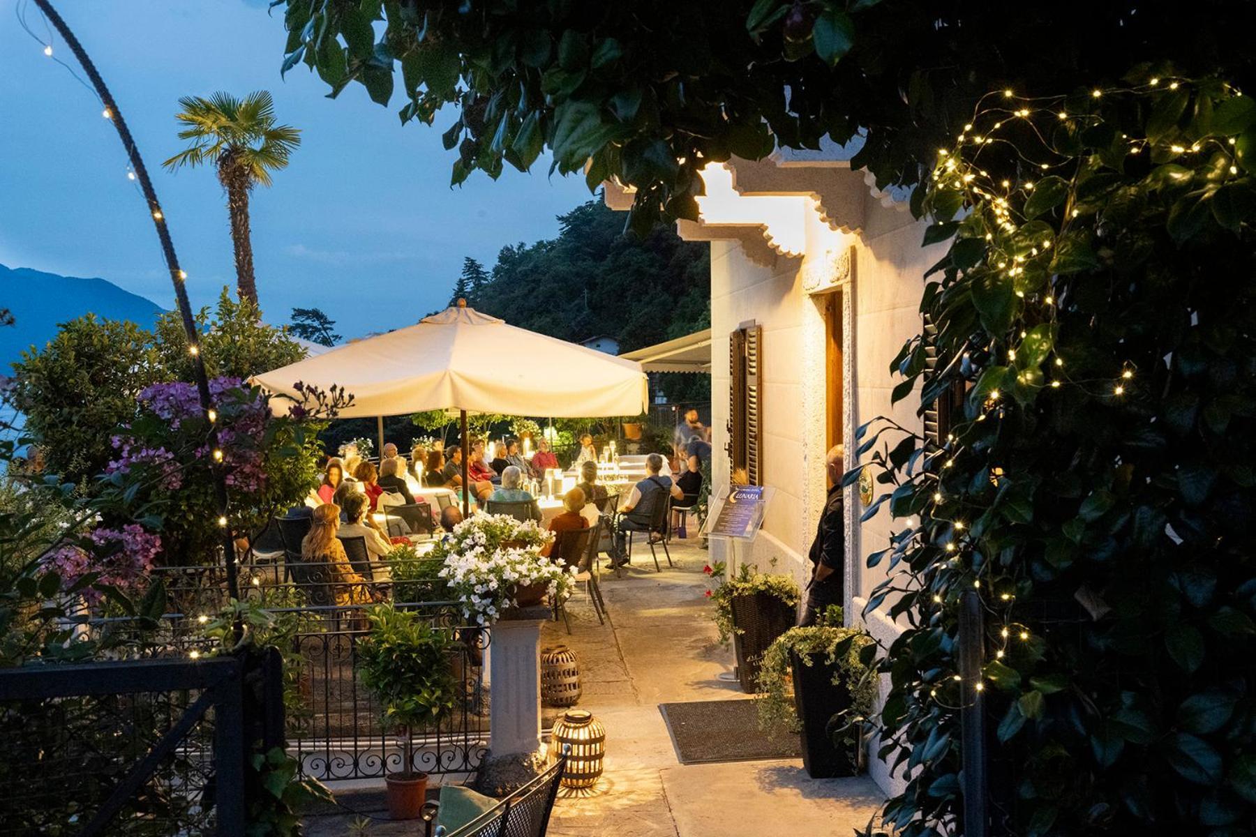 Hotel La Rondinella Cannero Riviera Bagian luar foto