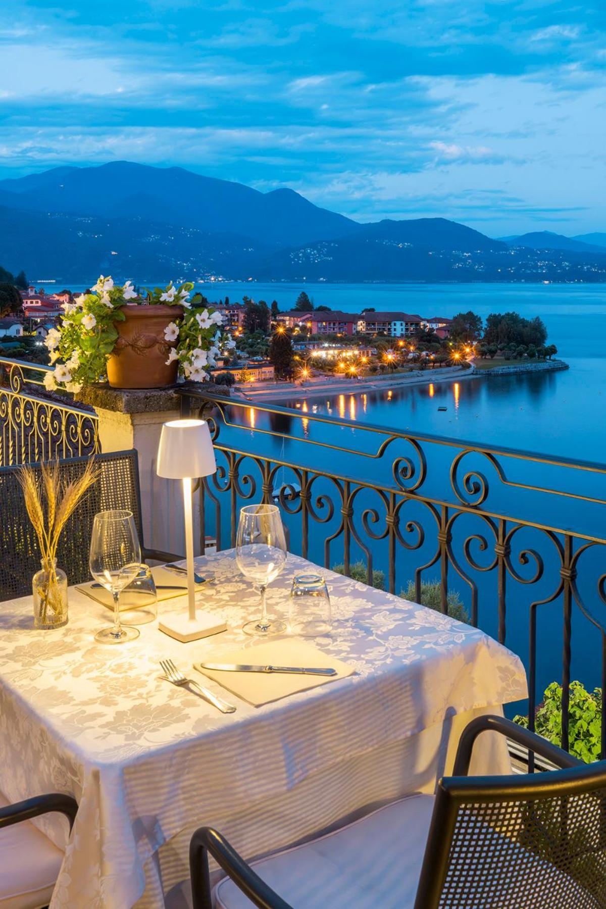 Hotel La Rondinella Cannero Riviera Bagian luar foto