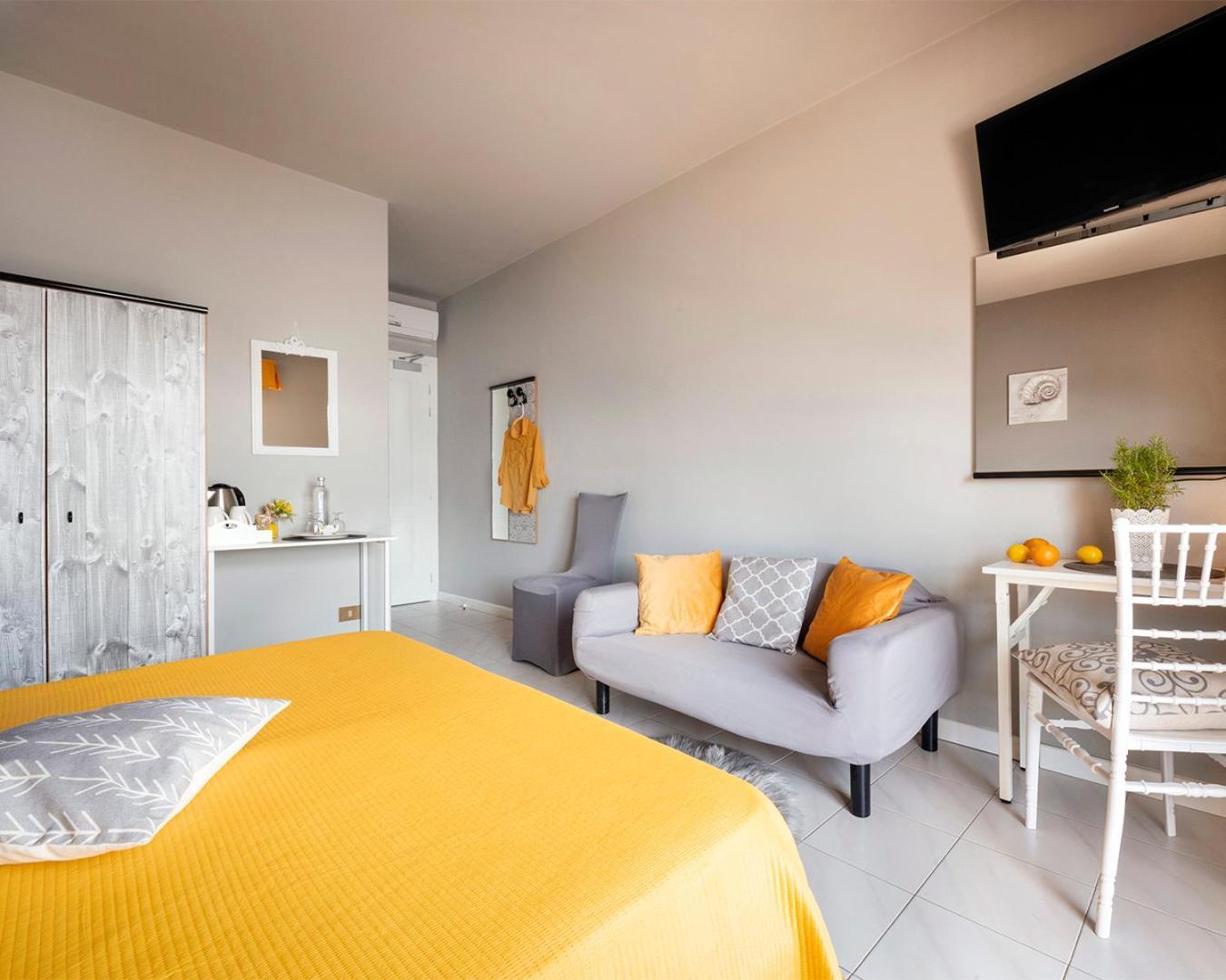 Hotel La Rondinella Cannero Riviera Bagian luar foto